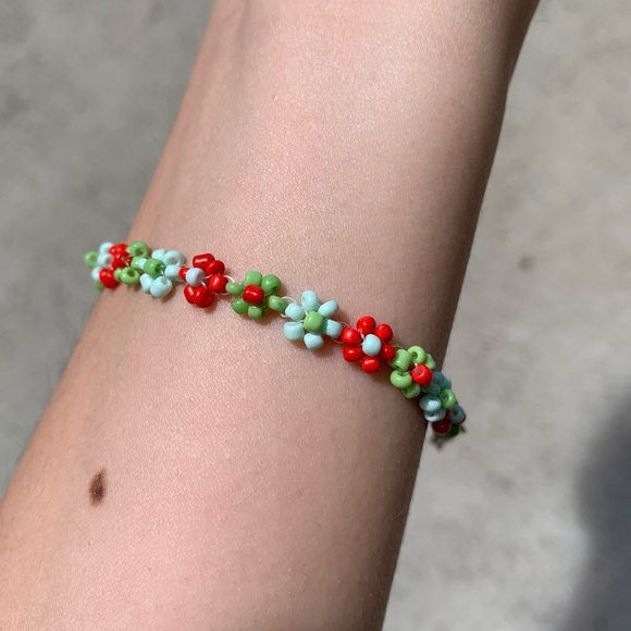 Beaded flower colorful Handmade bracelet in blue, green and red - Picture 3 of 3